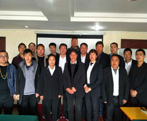 臻美農(nóng)牧集團(tuán)反芻產(chǎn)業(yè)團(tuán)隊(duì)